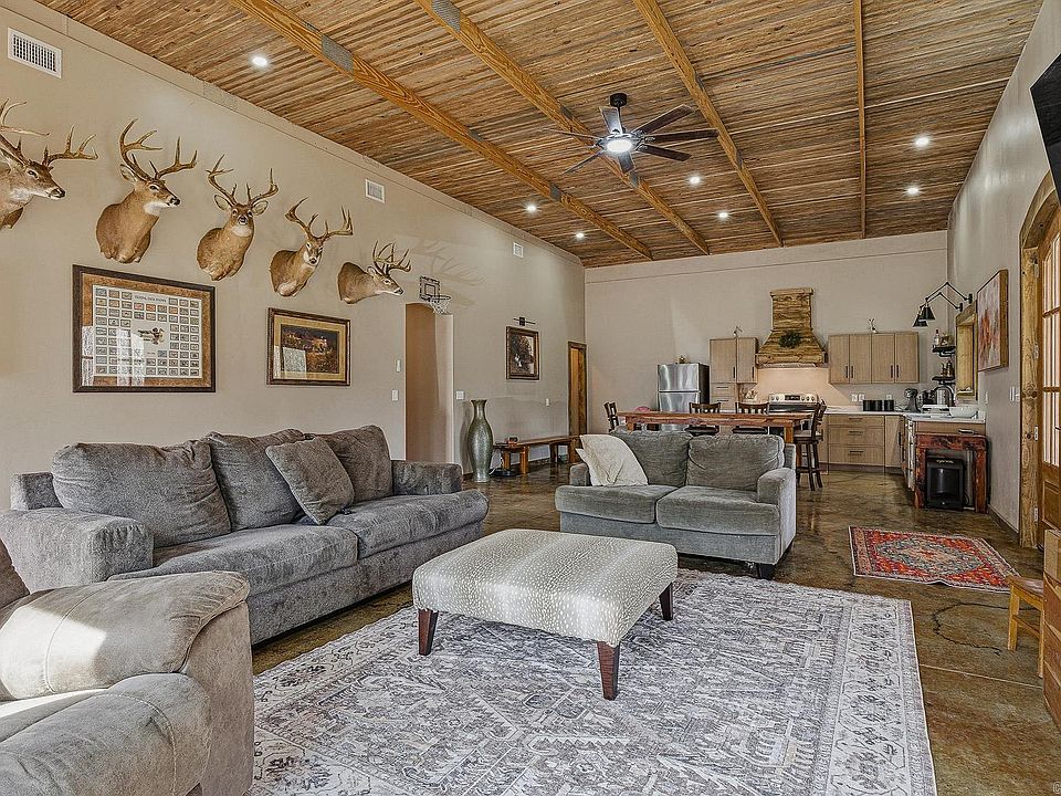 1st image of 4822 Possum Hollow Rd