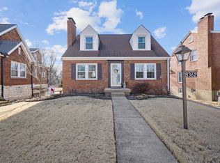 8362 Racquet Dr, Saint Louis, MO 63121