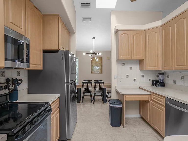 914 N Country Club Dr — Photo 18