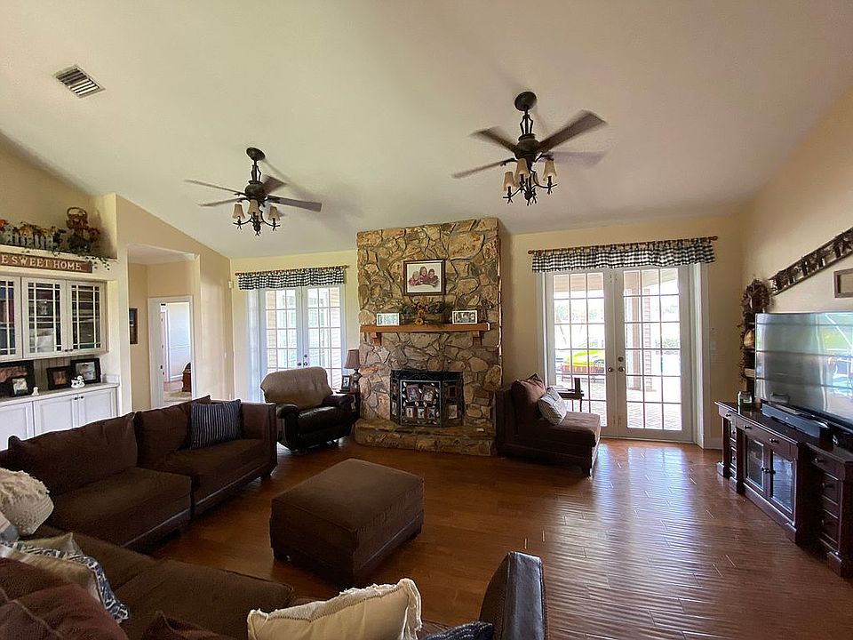 1st image of 3330 Rowland Dr