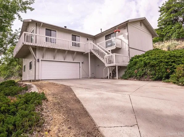 635 Chestnut St, Susanville, CA 96130