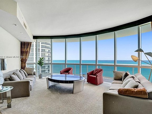 3rd image of 18101 Collins Ave APT 4809