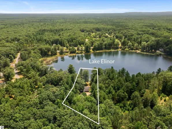 4710 Lakeside Dr, Brethren, MI 49619