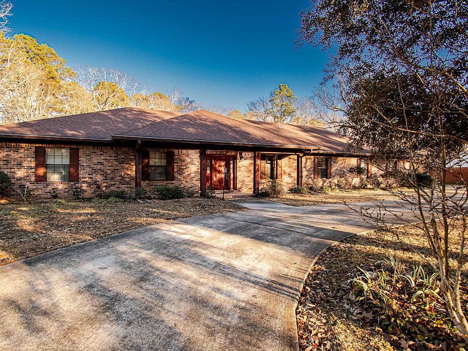 1st image of 502 Oak Manor Dr
