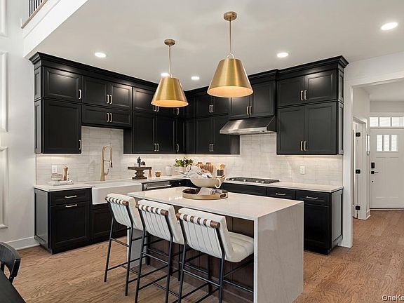 4th image of 3014 Eastview Lane #110