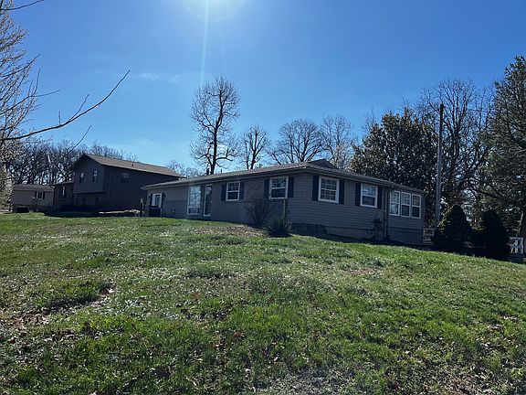 3rd image of 33 Westwood Dr
