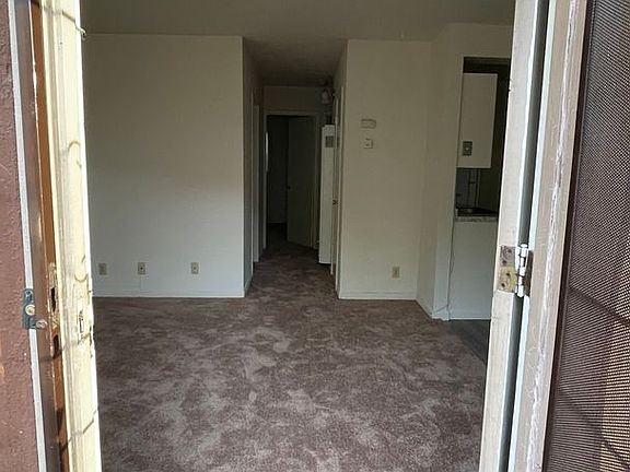 2nd image of 2043 Buena Vista Ave #B