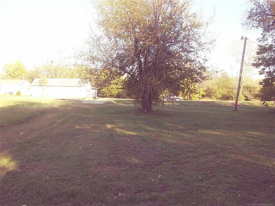 1st image of 1010 N Wood Dr