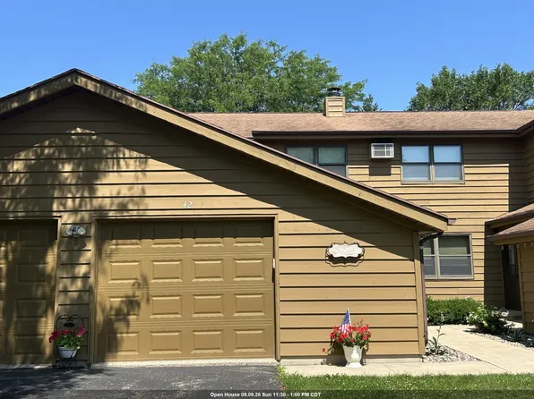 1115 Daniel Ct APT 42, Neenah, WI 54956