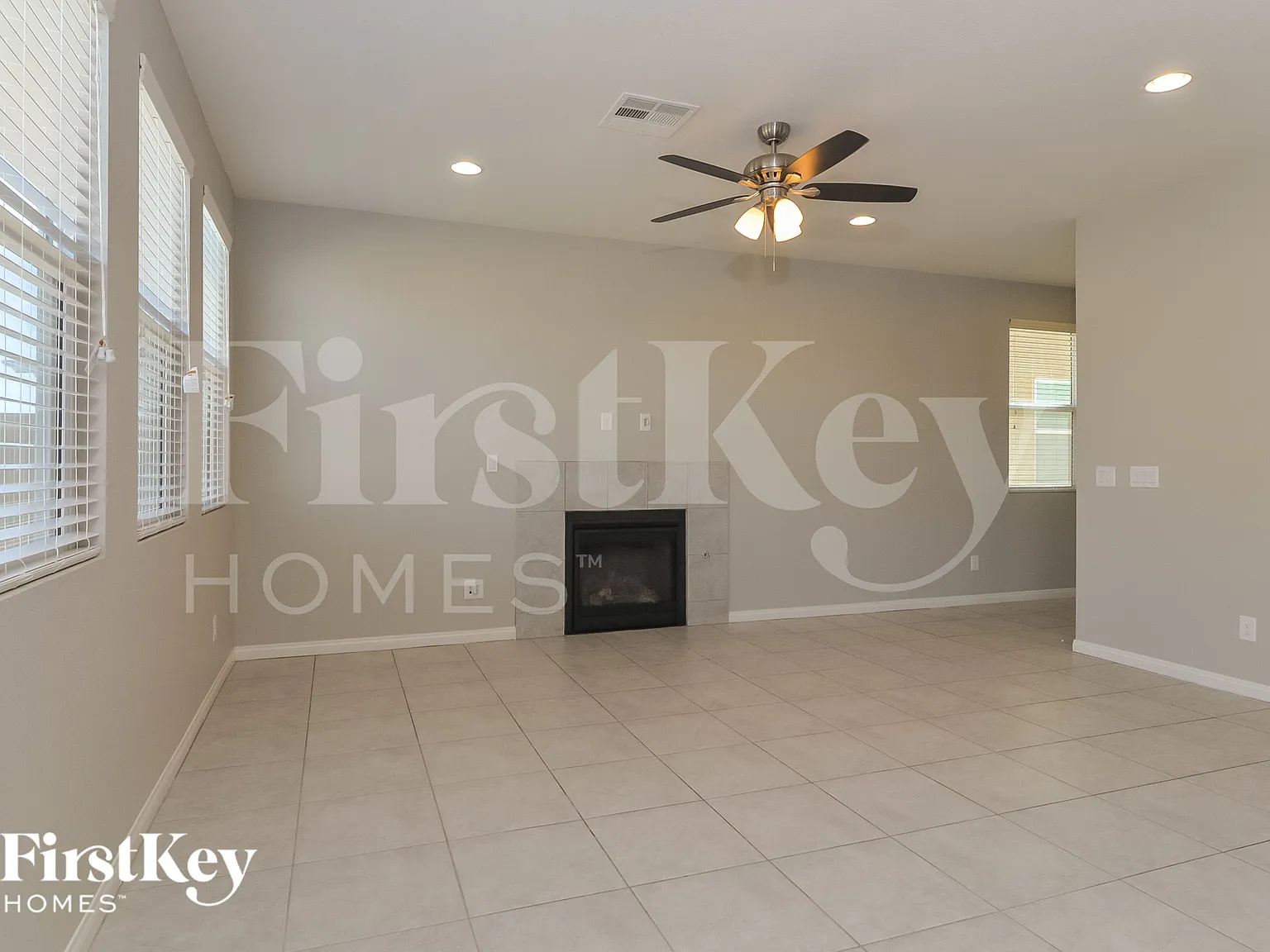 3 bed, 2.5 bath, 2272 sqft, $2,570 — Photo 4
