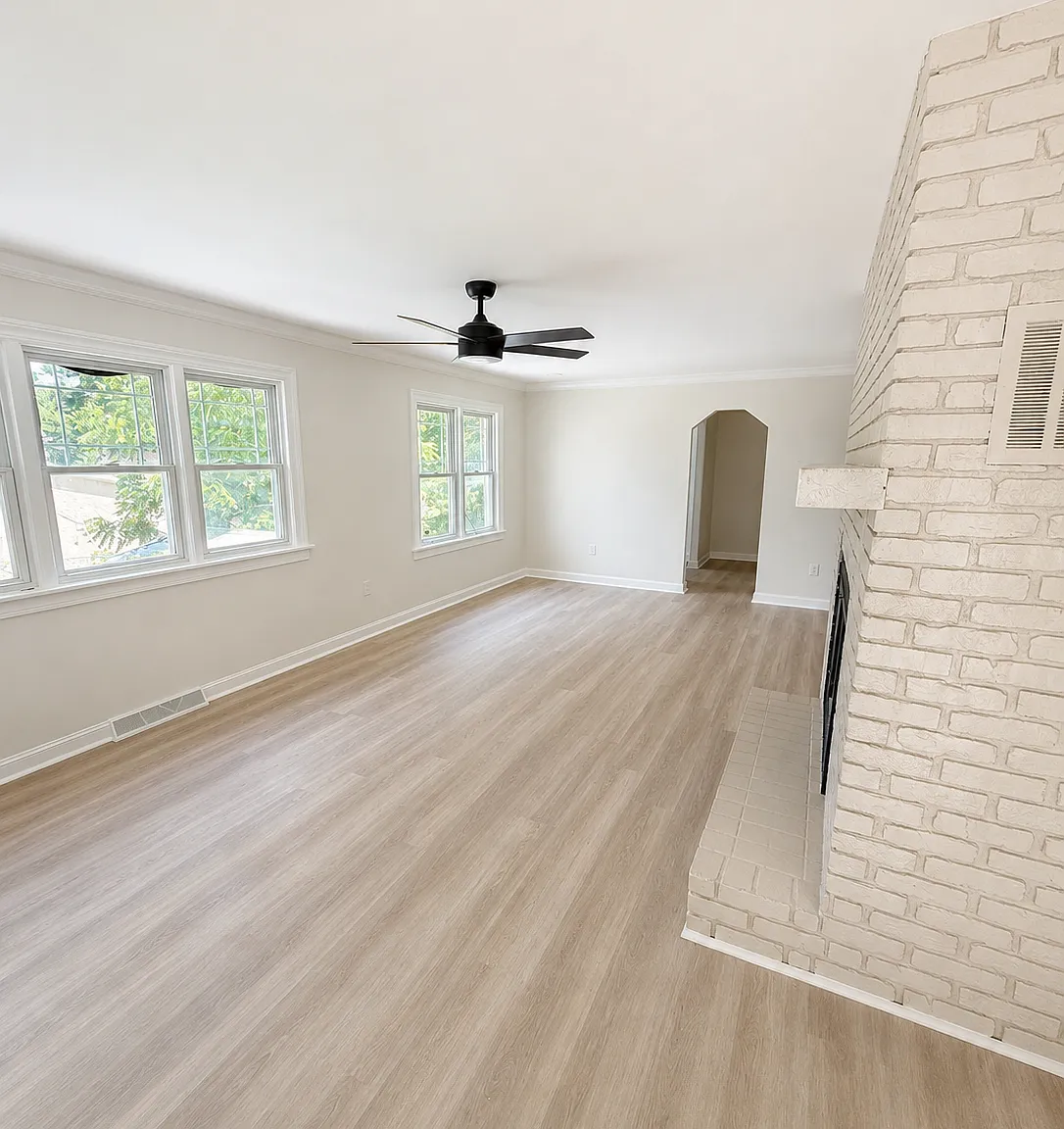 5 bed, 1272 sqft, $2,860 — Photo 1