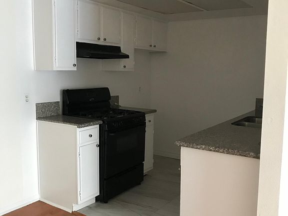 2nd image of 838 S Kenmore Ave #Qgzqqykr9