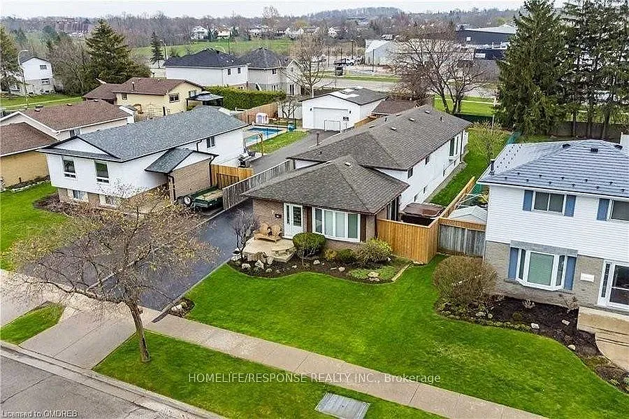 3 bed, $2,500 — Photo 1