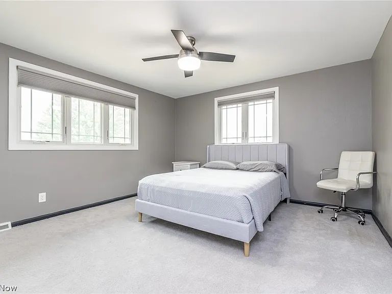 25150 Cardington Dr — Photo 33
