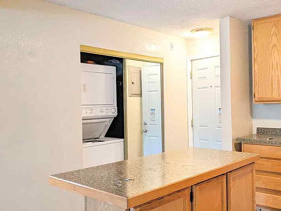 5th image of 976 Robert St S APT 103
