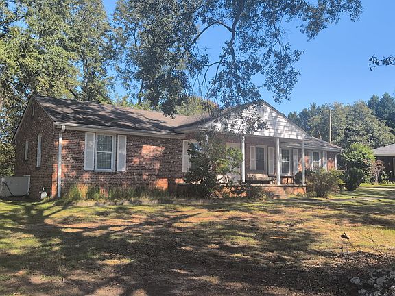 2nd image of 1403 E Lee Rd