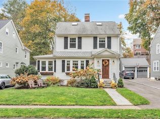 1116 Valley Rd, Fairfield, CT 06825