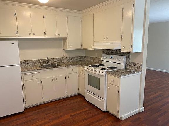 4th image of 585 W Iowa Ave Unit 3