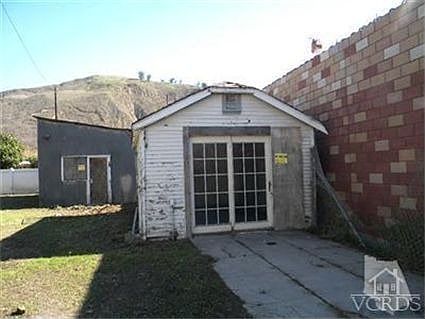 5th image of 1166 N Ventura Ave