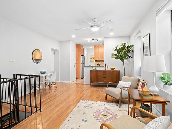 2nd image of 299 13th St APT 1D