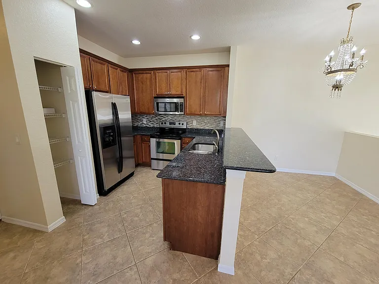 3031 SE Lexington Lakes Dr #203 — Photo 32