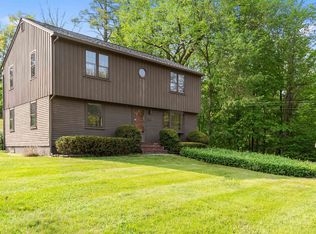 29 Shadow Lake Rd, Salem, NH 03079