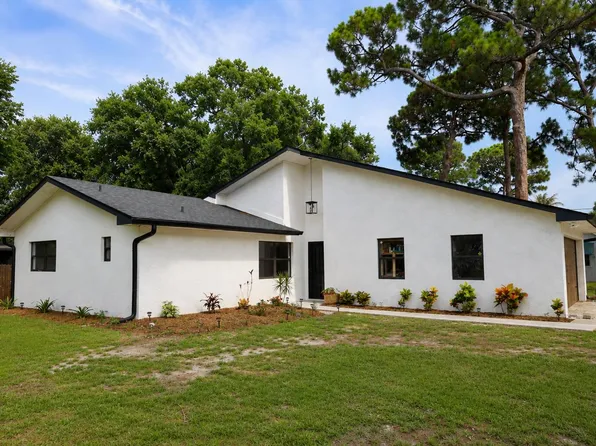 5904 Sunset Boulevard, Fort Pierce, FL 34982
