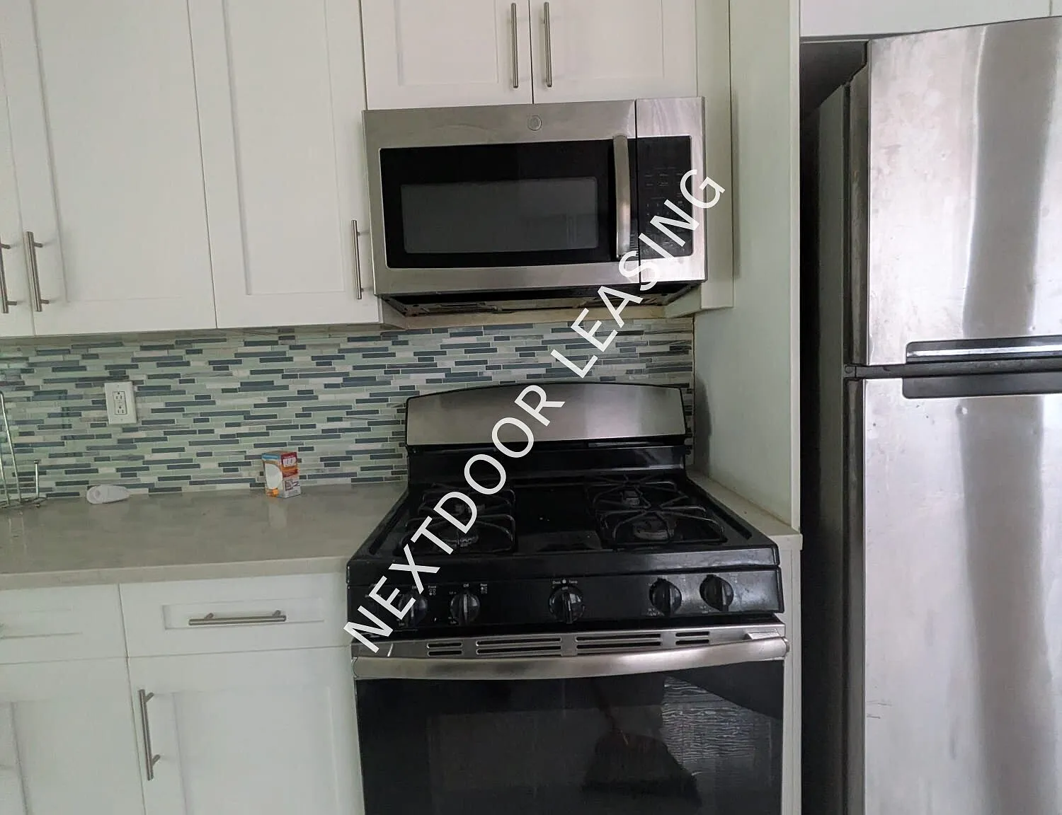 398 Woodlawn Ave — Photo 4