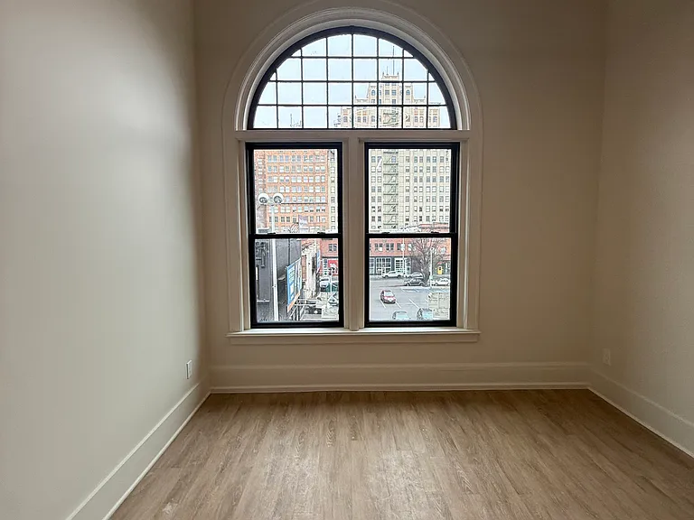 411 W 1st Ave #302 — Photo 7