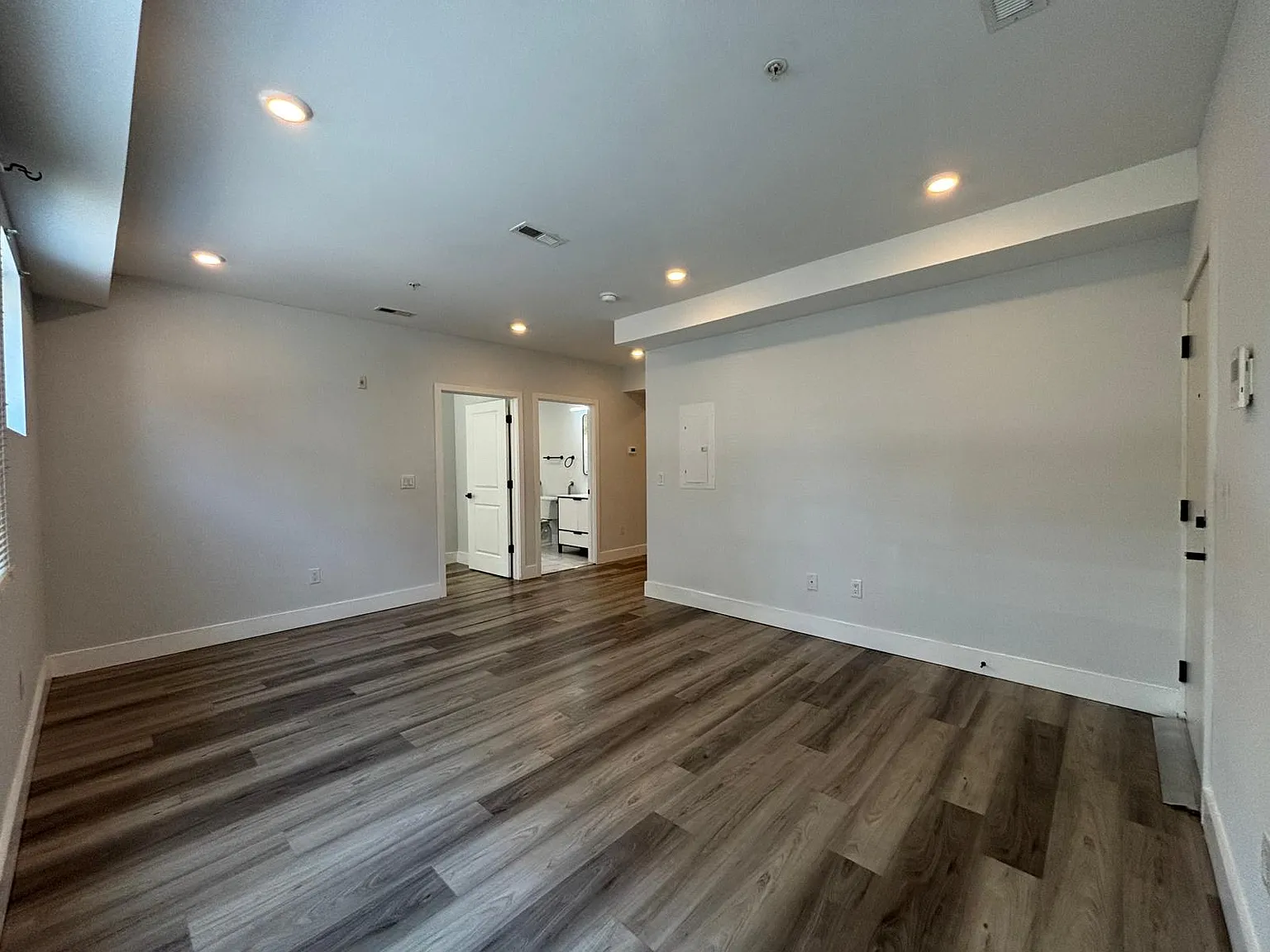 2 bed, 750 sqft, $1,700 — Photo 4