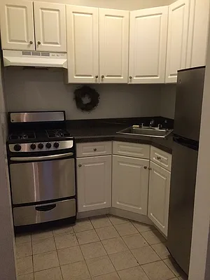 Rented by Your Vanity Realty | media 29