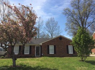 700 Stivers Rd, Woodlawn Park, KY 40207