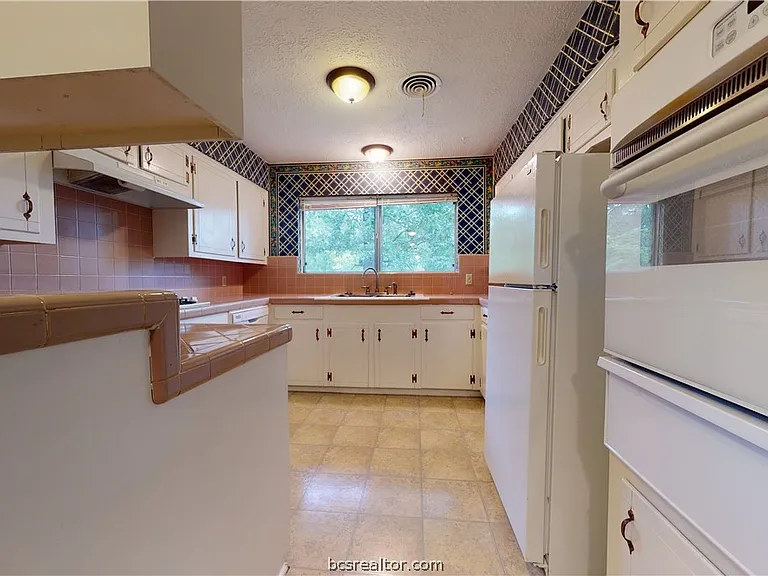 1217 Westover St — Photo 13
