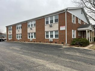 920 Greenbrier Road, Dekalb, IL 60115