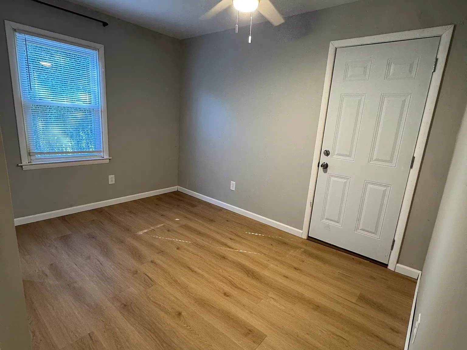 2 bed, 1.5 bath, 900 sqft, $1,400 — Photo 3