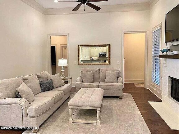 4th image of 212 Stillhouse Creek Dr