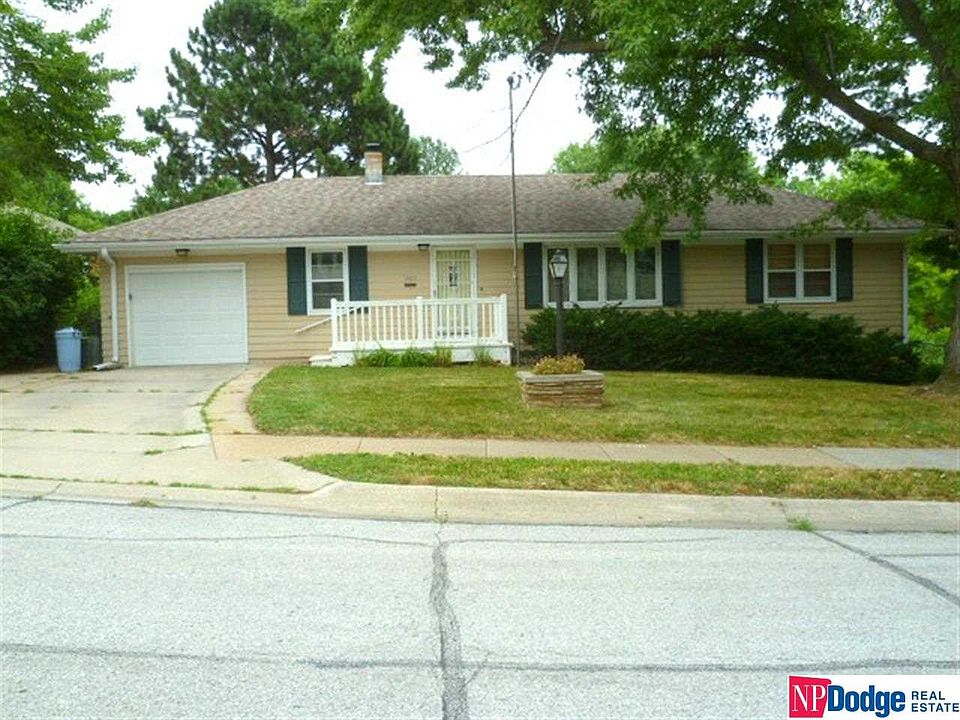 1st image of 3023 S 76th Ave