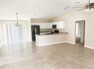 1437 NE 161st Pl, Citra, FL 32113
