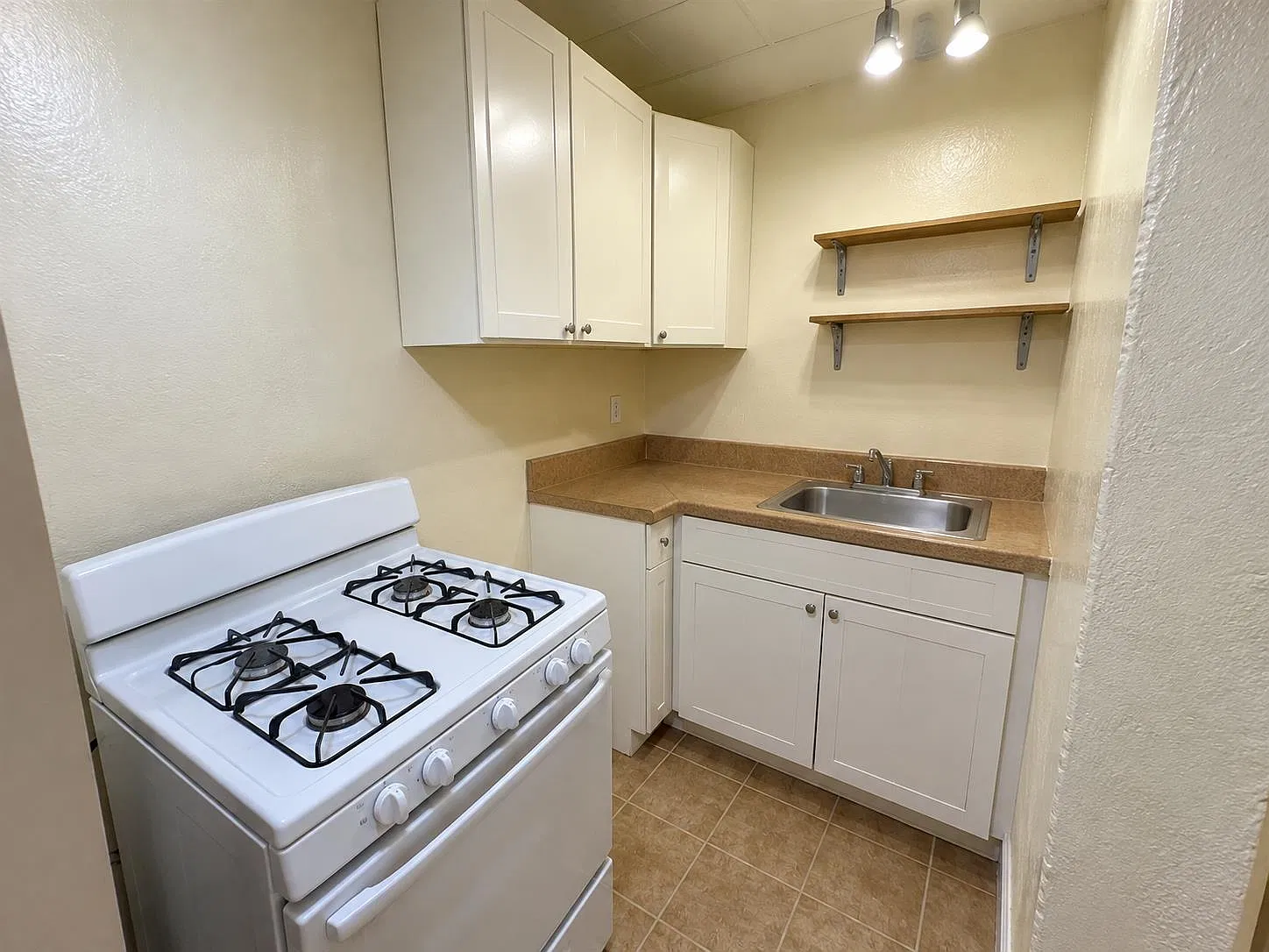 1 bed, 1.0 bath, 400 sqft, $1,500 — Photo 3