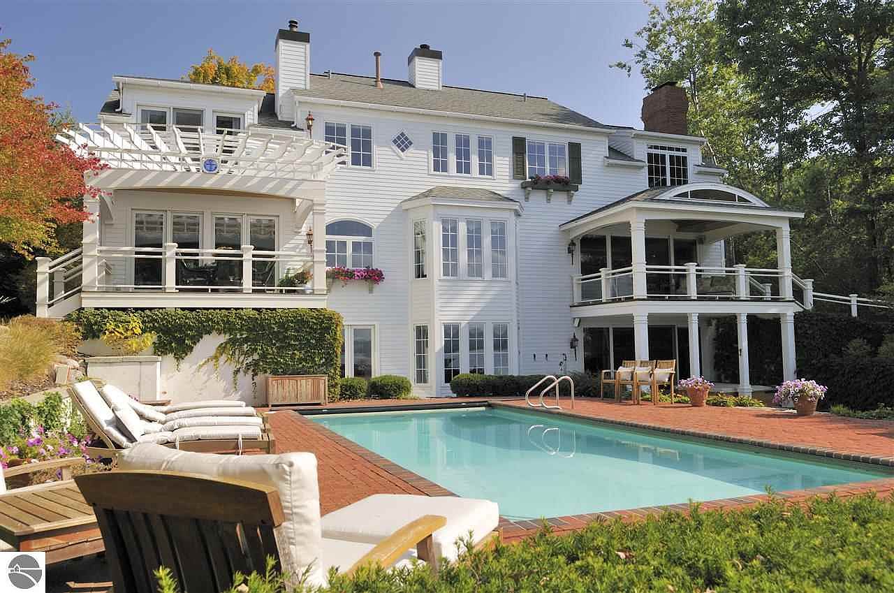 1415 Peninsula Dr, Traverse City, MI 49686 Zillow