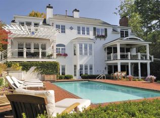 1415 Peninsula Dr, Traverse City, MI 49686