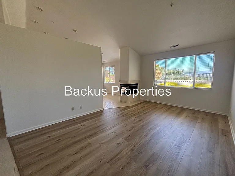 18223 Viewcrest Ln — Photo 5