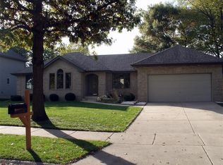 2036 Govert Dr, Schererville, IN 46375