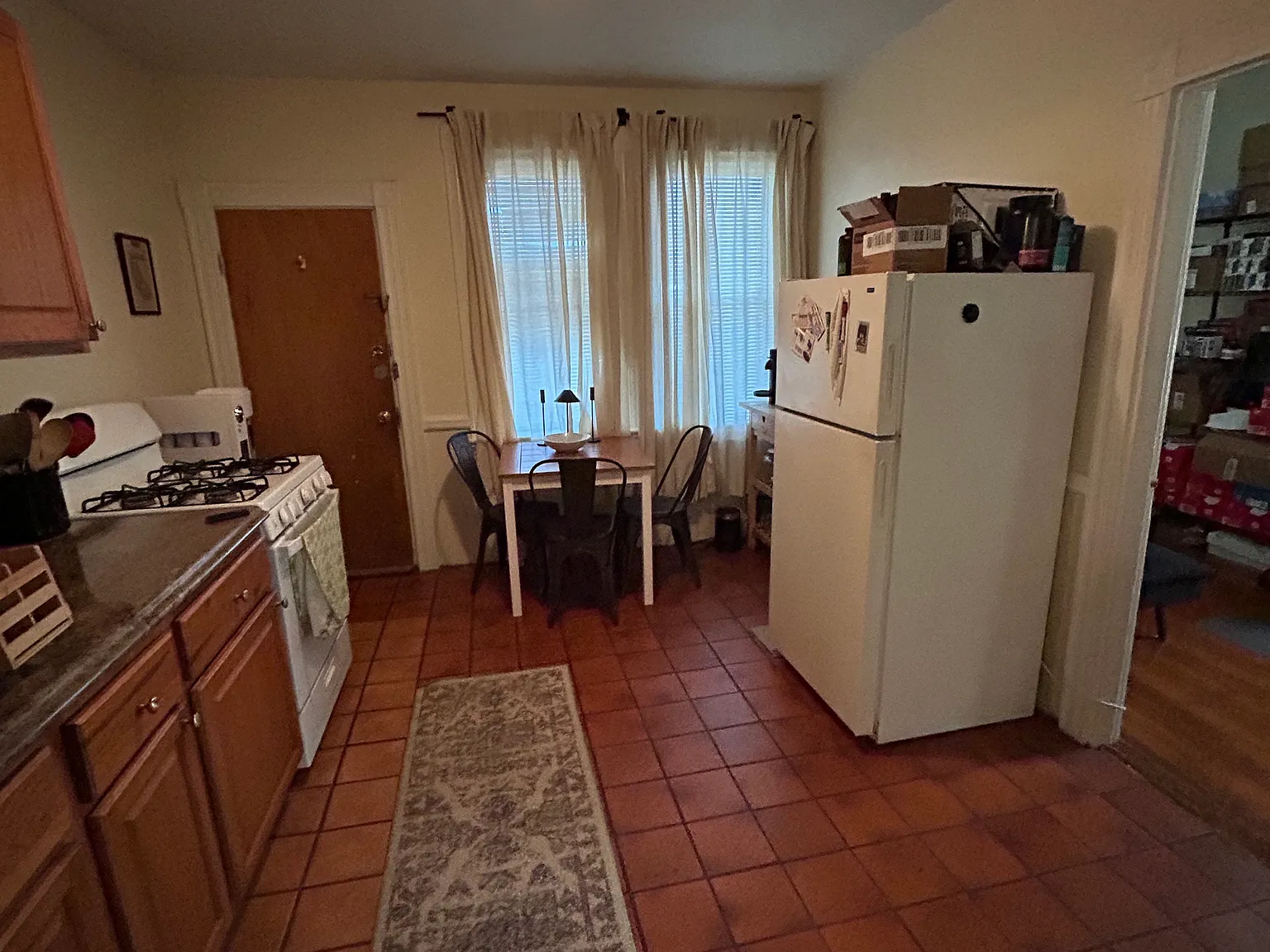 2 bed, 900 sqft, $2,800 — Photo 3