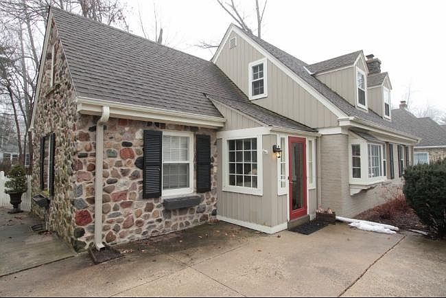 1st image of 9090 N Lake Dr