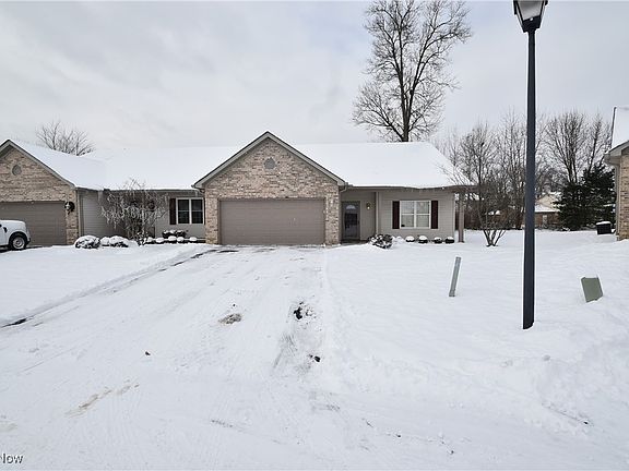 2nd image of 1052 Villa Pl
