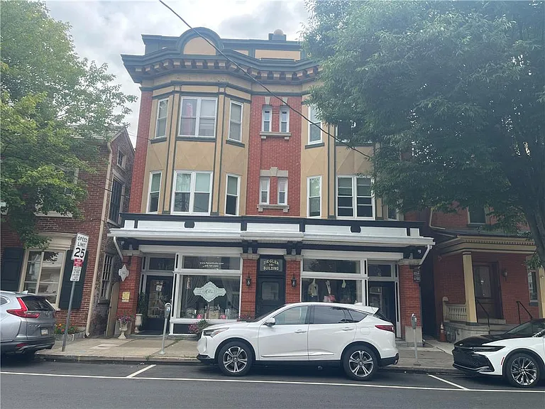 139 S Main St — Photo 1