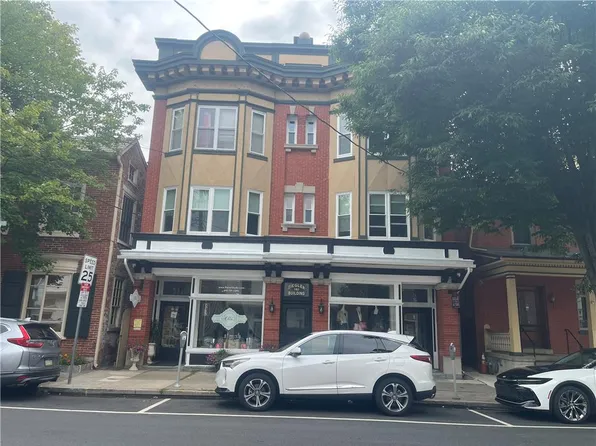 139 S Main St, Nazareth, PA 18064