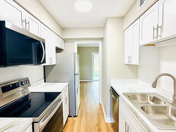 2nd image of 6 Almond Ct #3B1