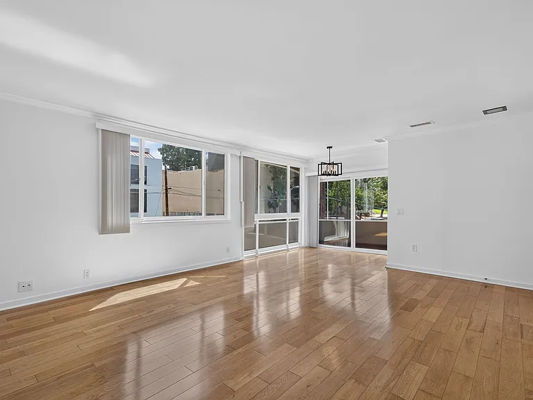 LIVING & DINING ROOM AREA
